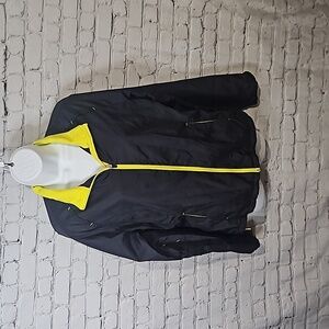 Lightweight athletic jacket